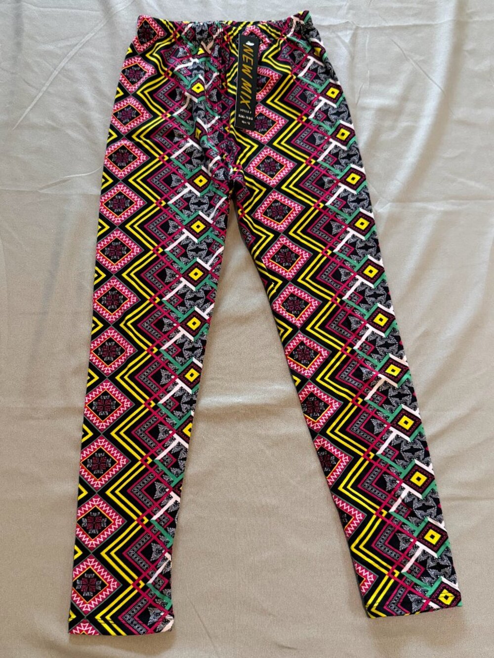 New Mix NWT Girls Vibrant Aztec Printed Buttery Soft Leggings Size Medium